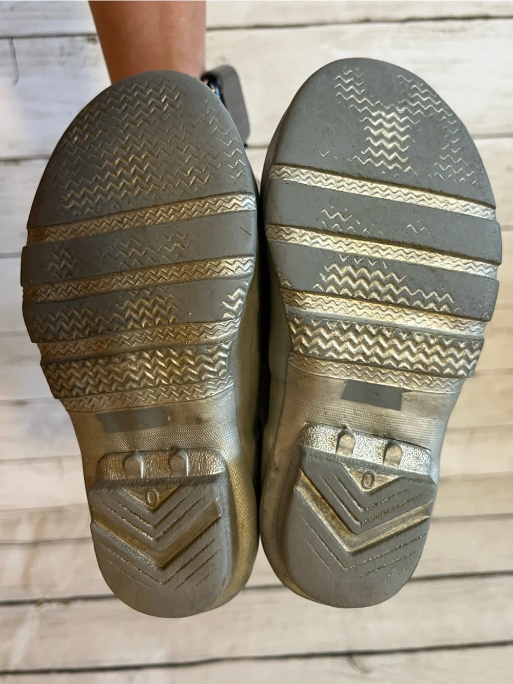 Toddler Girl’s Silver Hunter Boots Size 11